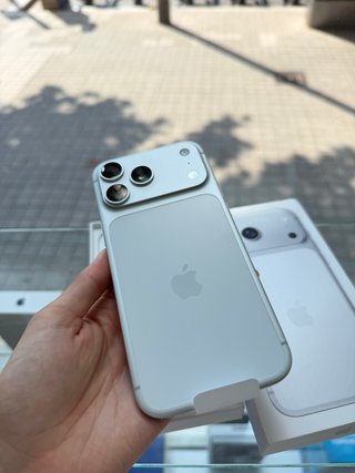 iPhone 17 Pro Max 512gb silver en su caja
