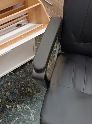 Silla de oficina polipiel negra