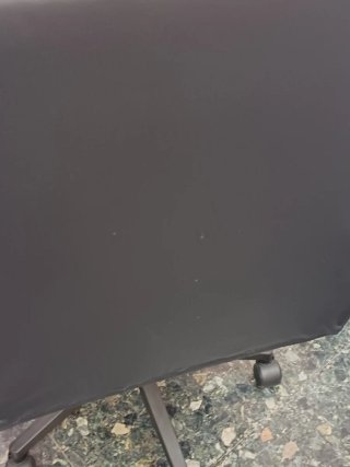 Silla de oficina polipiel negra