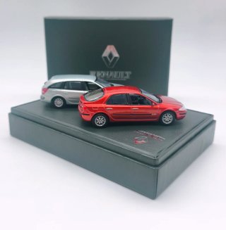 Espositore Renault Laguna II 1:43 Universal Hobbies