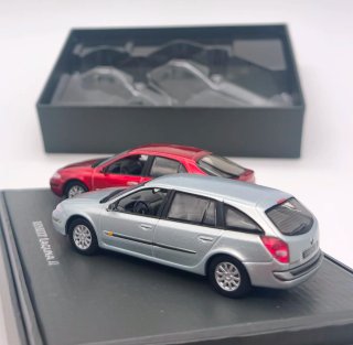 Espositore Renault Laguna II 1:43 Universal Hobbies