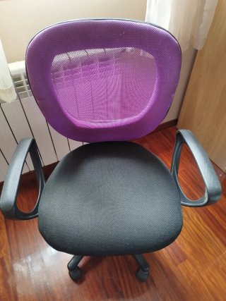 Silla de escritorio ergonómica púrpura