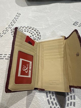 Cartera pequeña de piel