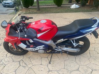 Honda CBR 600F Sportbike Roja y Azul