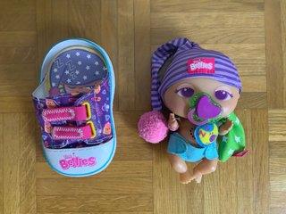 Muñeca Bellies con zapatilla