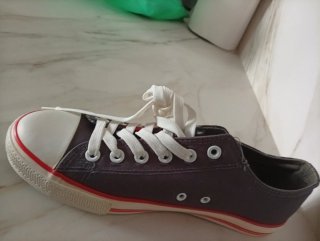 Zapatillas caballero Celdes grises y rojas