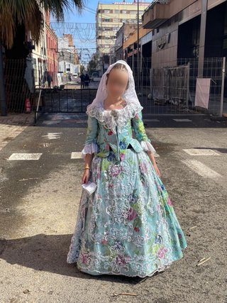 Traje de Fallera azul y multicolor