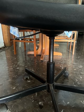 Silla de escritorio negra (urgente)