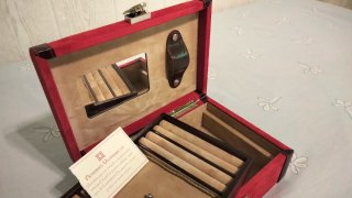 Estuche para anillos de gamuza roja