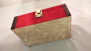 Estuche para anillos de gamuza roja