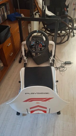 Simulador de Carreras Playseat con Logitech G29