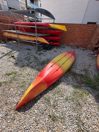 Kayak Sit-on-Top Naranja y Amarillo