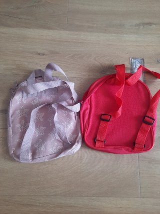2 Mochilas Pequeñas (Spider-Man y Estrellas)
