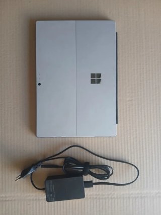 Microsoft Surface Pro 5 Tablet