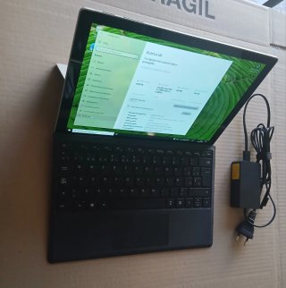 Microsoft Surface Pro 5 Tablet