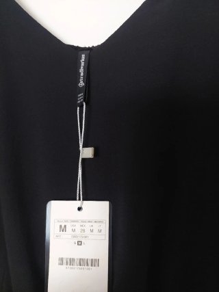 Mono negro Stradivarius con etiqueta