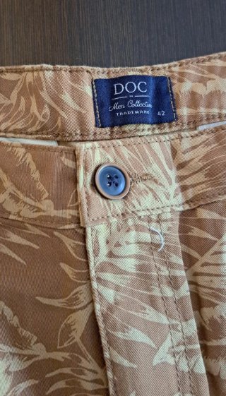 Pantalón corto estampado tropical DOC T 42