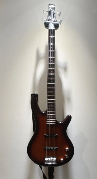 Bajo Eléctrico Ibanez GSR 180