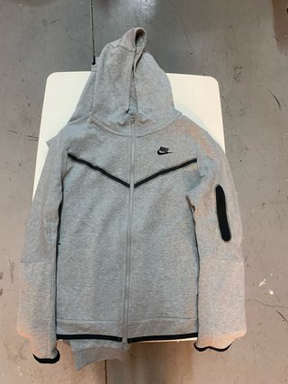 Conjunto Nike Tech Gris