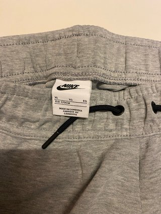 Conjunto Nike Tech Gris