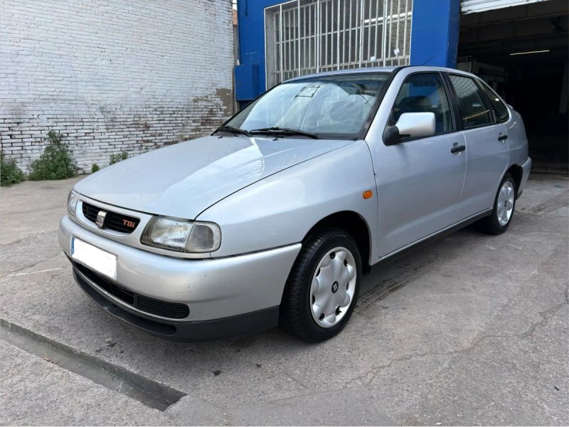 SEAT Cordoba 1997 - foto 1