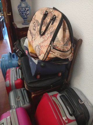 Maletas de viaje con ruedas de segunda mano en muy