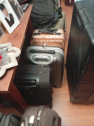 Maletas de viaje con ruedas de segunda mano en muy
