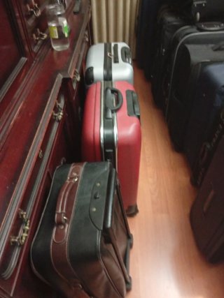 Maletas de viaje con ruedas de segunda mano en muy