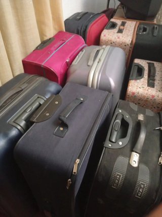 Maletas de viaje con ruedas de segunda mano en muy