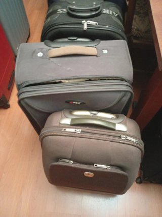 Maletas de viaje con ruedas de segunda mano en muy