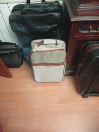 Maletas de viaje con ruedas de segunda mano en muy