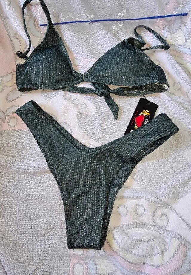 Bikini brasileño brillante verde