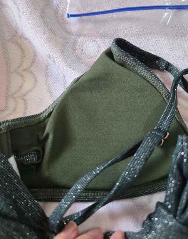 Bikini brasileño brillante verde