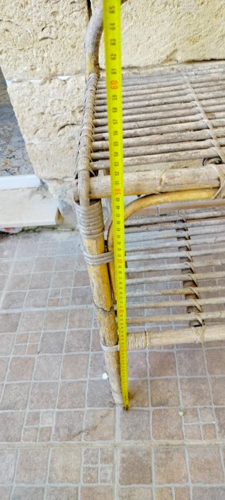 Sgabello vintage in rattan