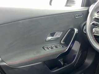 Mercedes-Benz Clase A 180 100 kW (136 CV)