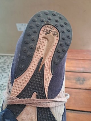 Zapatillas deportivas beige y azul