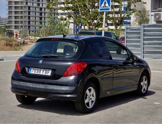 Peugeot 207 1.4i 90cv