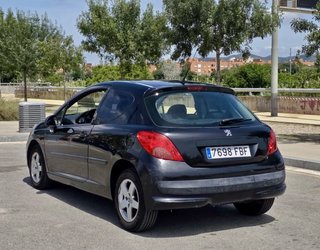 Peugeot 207 1.4i 90cv