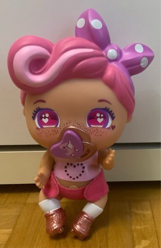 Muñeca Bellies con biberón