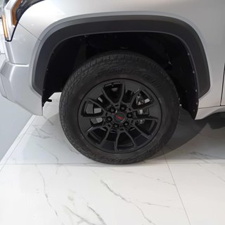 TOYOTA TUNDRA 2023