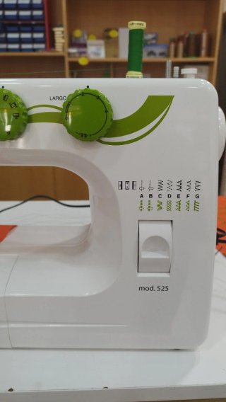 Máquina de coser Alfa Inizia 525