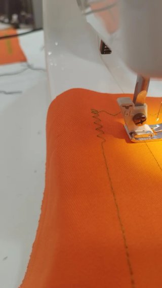 Máquina de coser Alfa Inizia 525