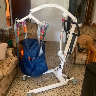 Minigrua de elevación . Peso soportado 150kg