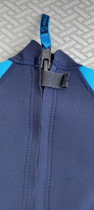 Neopreno OLAIAN niño azul Talla8 ( da poca talla)