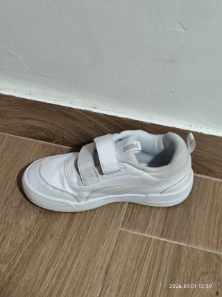 Zapatillas Puma Blancas Velcro talla 34