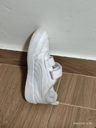 Zapatillas Puma Blancas Velcro talla 34
