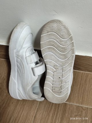 Zapatillas Puma Blancas Velcro talla 34
