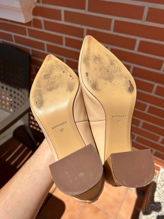 Zapatos tacón madera Uterqüe beige