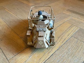Sd.Kfz.223 Afrika Korps 1/35 + Figura