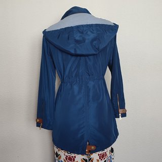 Gabardina gorro desmontable. El Corte Inglés. T. S